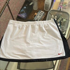 Nike Women's White and Black Skirt/skorts